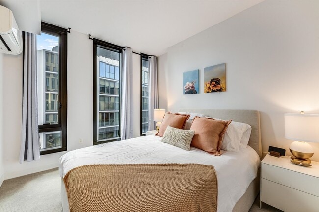 Building Photo - Experience luxury living at 'A'ali'i in the heart of Ward Village in Kaka'ako!