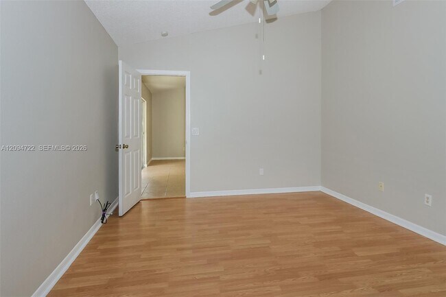 Building Photo - 506 NW Ferris Dr