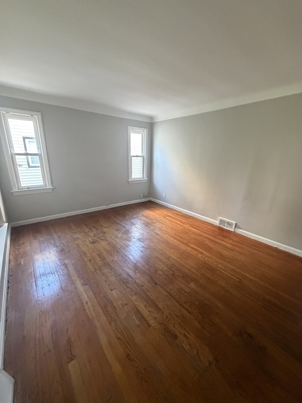 Building Photo - 18424 Maple Heights Blvd