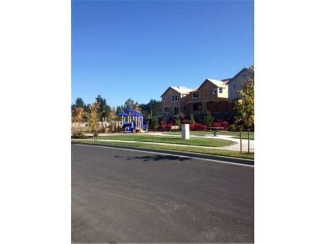 Building Photo - 3 Bedroom Bothell, Sommerwood Home