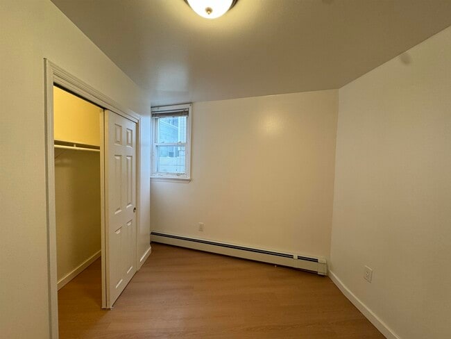 Building Photo - 210 Hamilton St