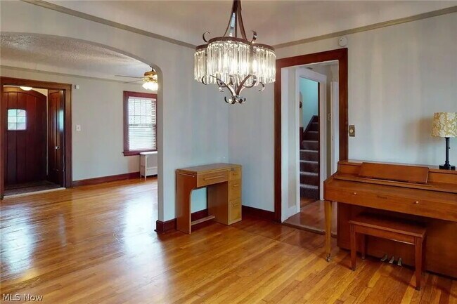 Building Photo - 3549 Bainbridge Rd