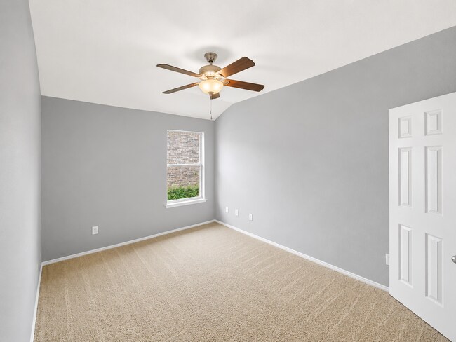 Building Photo - 10420 Devin Ln