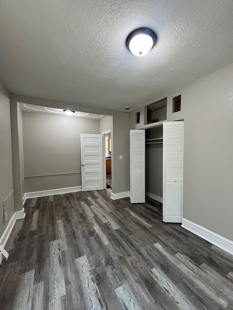 Building Photo - 103 Lounsbury St