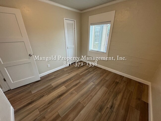Building Photo - 1025 Hilby Ave