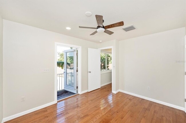 Building Photo - 907 Riviera St