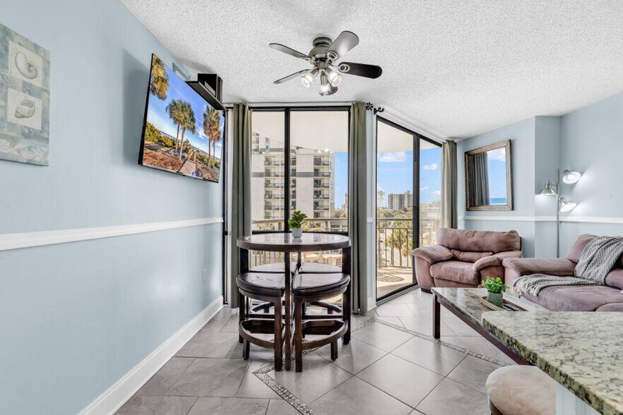 Building Photo - 2310 N Ocean Blvd