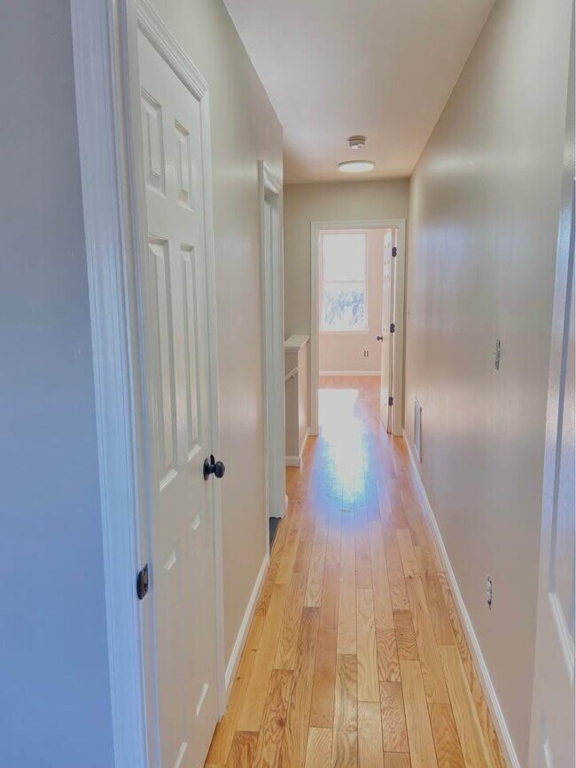 Building Photo - 2512 E Fayette St