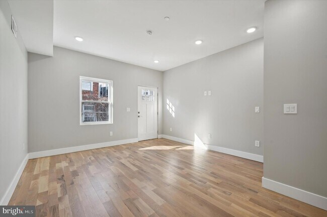 Building Photo - 5412 Delancey St