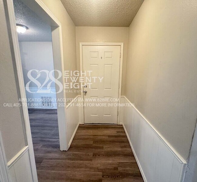 Building Photo - NICE 3 BED/1.5 BATH ON QUIET CUL-DE-SAC IN...
