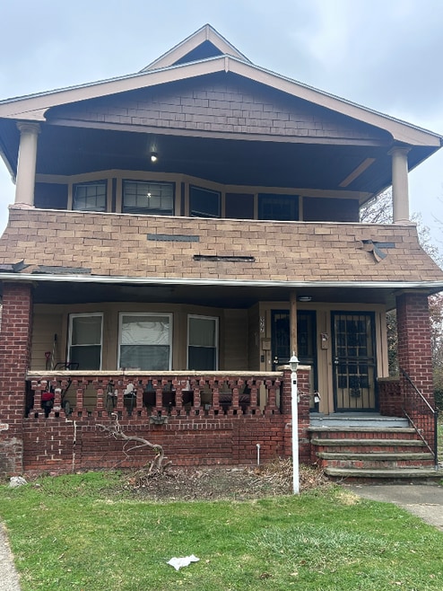 Building Photo - 977 E 128th St