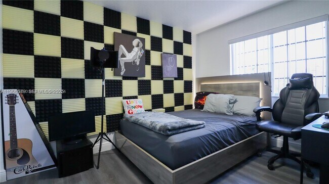 Building Photo - 15330 SW 134th Pl