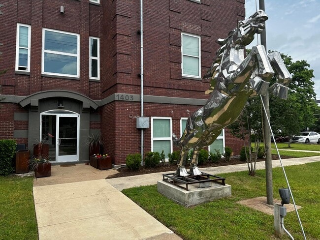 Building Photo - 1403 Corinth St