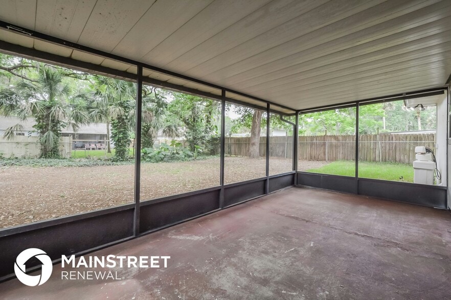 Building Photo - 7355 Darien Rd