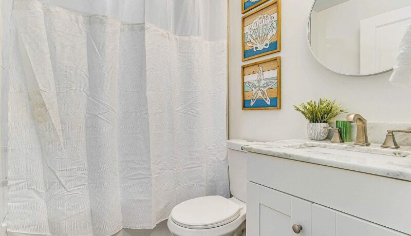 Building Photo - 814 W Gonzalez St