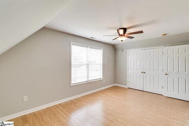 Building Photo - 331 Woodlark St