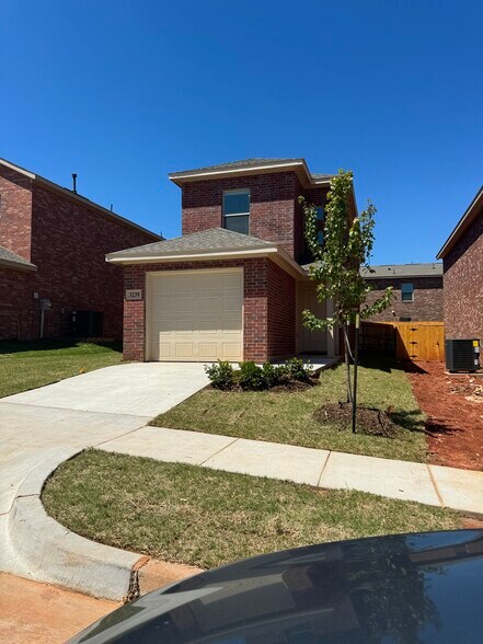 Primary Photo - 3239 NW 147th Ter