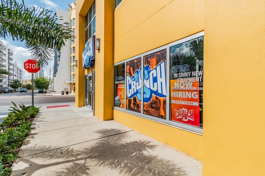 Crunch fitness center - 1120 E Kennedy Blvd