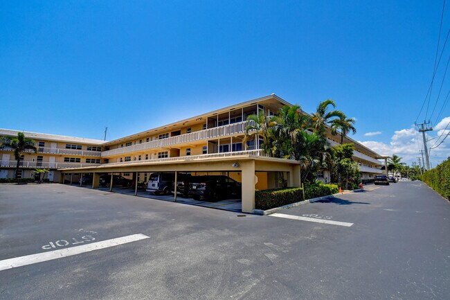 Building Photo - 1200 SW 12th Ct