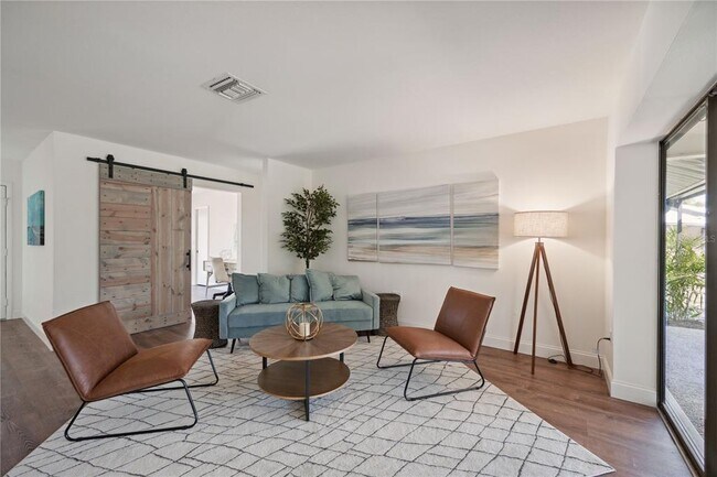 Building Photo - 456 Yacht Harbor Dr