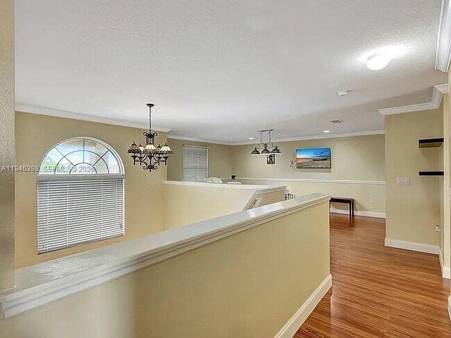 Building Photo - 1018 SW Eckard Ave