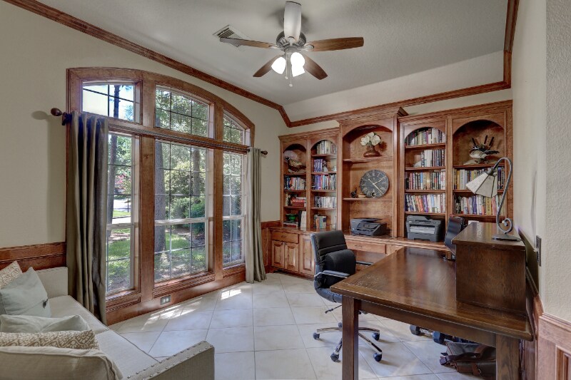 Building Photo - 19 S Linton Ridge Cir