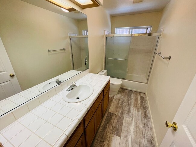 Building Photo - 3 bed 2 bath house for rent in South Lake Tahoe