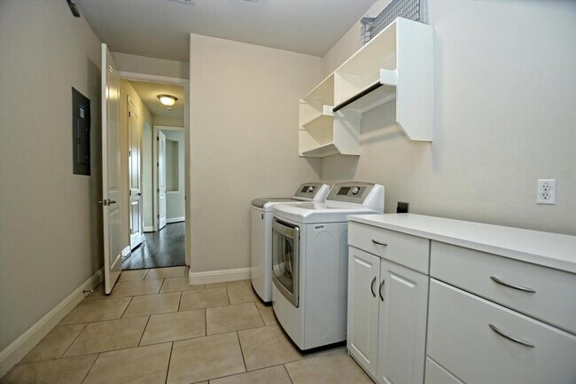 Building Photo - 7837 Aria Loop