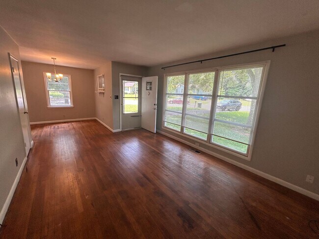 Building Photo - 3BR- 1.5BA house with large yard- with move in special for July!