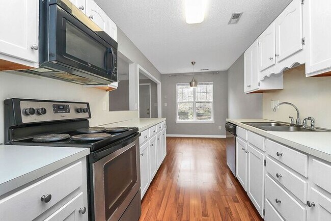 Building Photo - Charming 3BD/2.5BA Home in Matthews, NC!