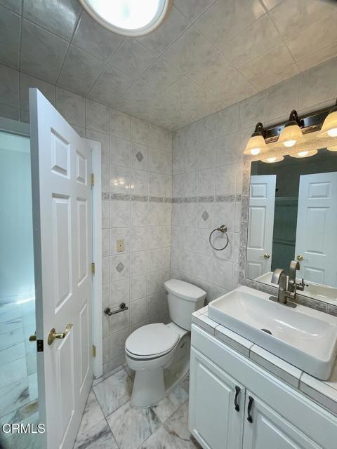 Building Photo - 642 Creekmont Ct