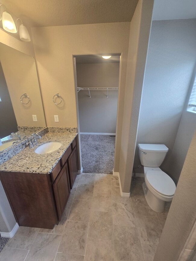 Building Photo - 2421 Ridge Top Dr