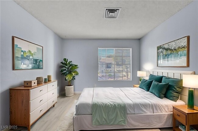 Building Photo - 4730 Nara Vista Way