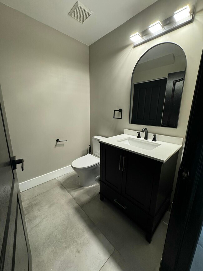 Building Photo - 10366 Buena Ventura Dr