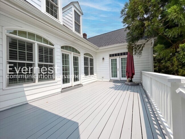 Building Photo - Spacious 4 Bed, 3.5 Bath Home with Garage and Deck | Pet friendly | Available Now!