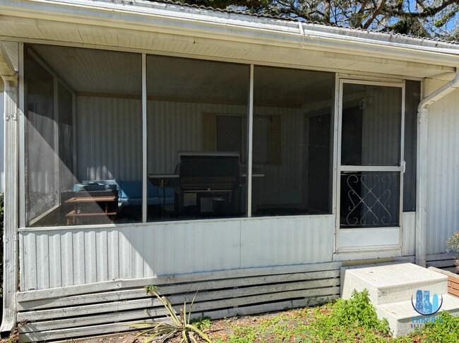 Building Photo - 2 Bed 1 Bath Rental Available in Zephyrhills *Move-In Ready*