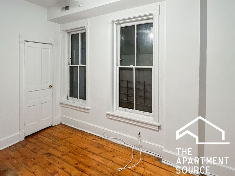 Building Photo - 1214 W Wrightwood Ave