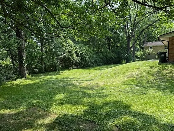 Building Photo - 3945 Sloping Dr