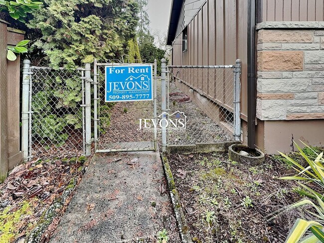 Building Photo - 9222 117th St SW