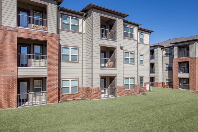 Hutchins Gateway - Hutchins, TX | Apartment Finder