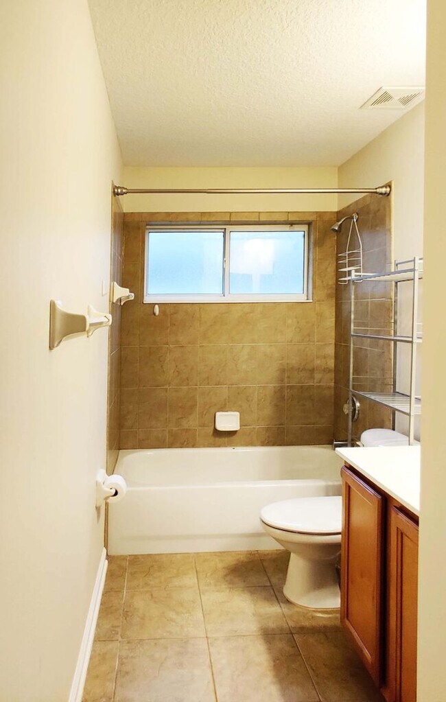 Building Photo - 3 BR  2 BA  Home Timberlake @ Oakleaf Plan...