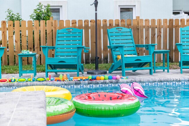 Building Photo - 108 Zamora St