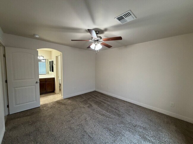 Building Photo - NICE 3 BED BATH WITH SOLAR!