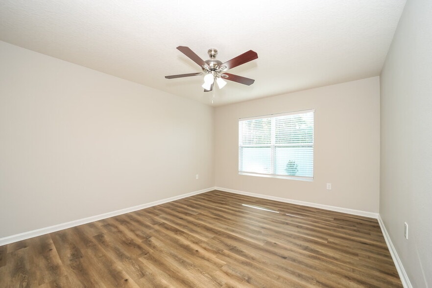 Building Photo - 45014 Ingleham Cir