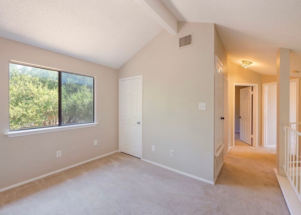 Building Photo - 12917 Meehan Dr