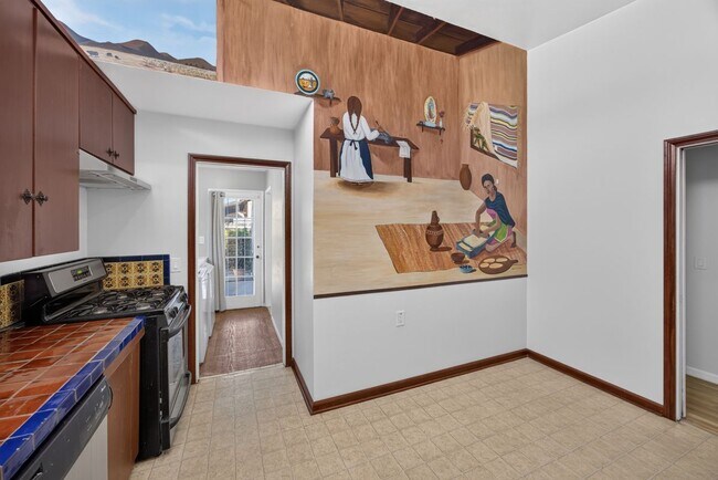 Building Photo - 1201 W Baker Ave