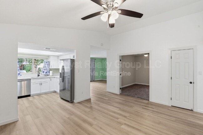 Building Photo - 6201 W Acoma Dr