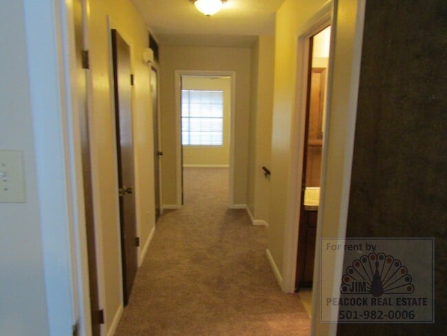 Building Photo - 15 Laramie Cove