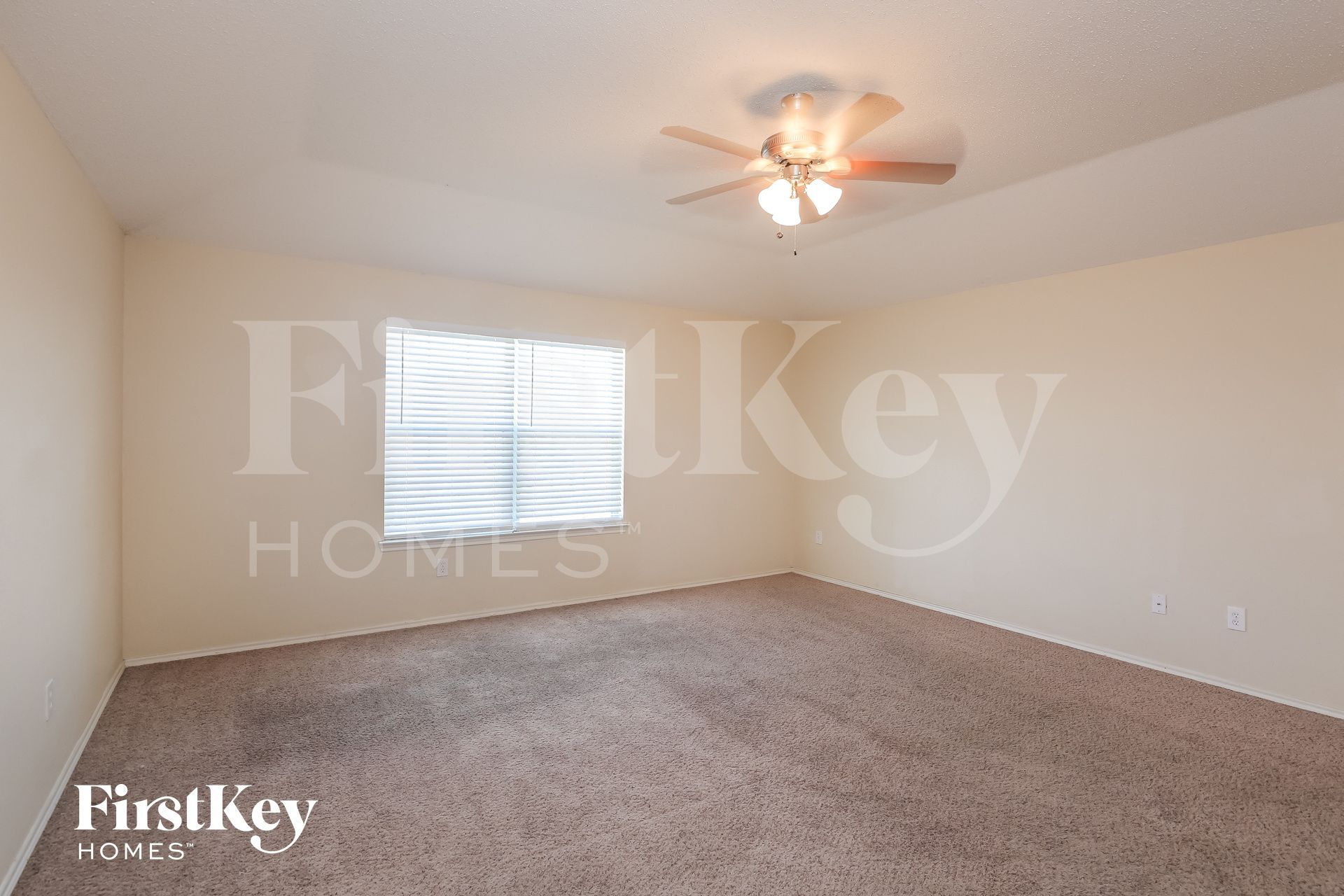 Building Photo - 2900 Ocean Dr