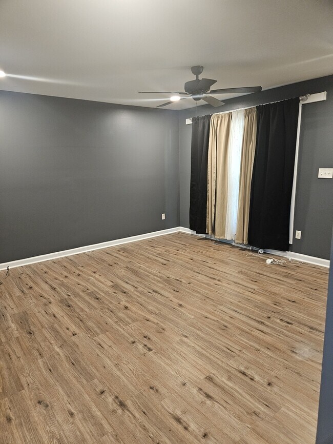 Building Photo - Condo for Rent